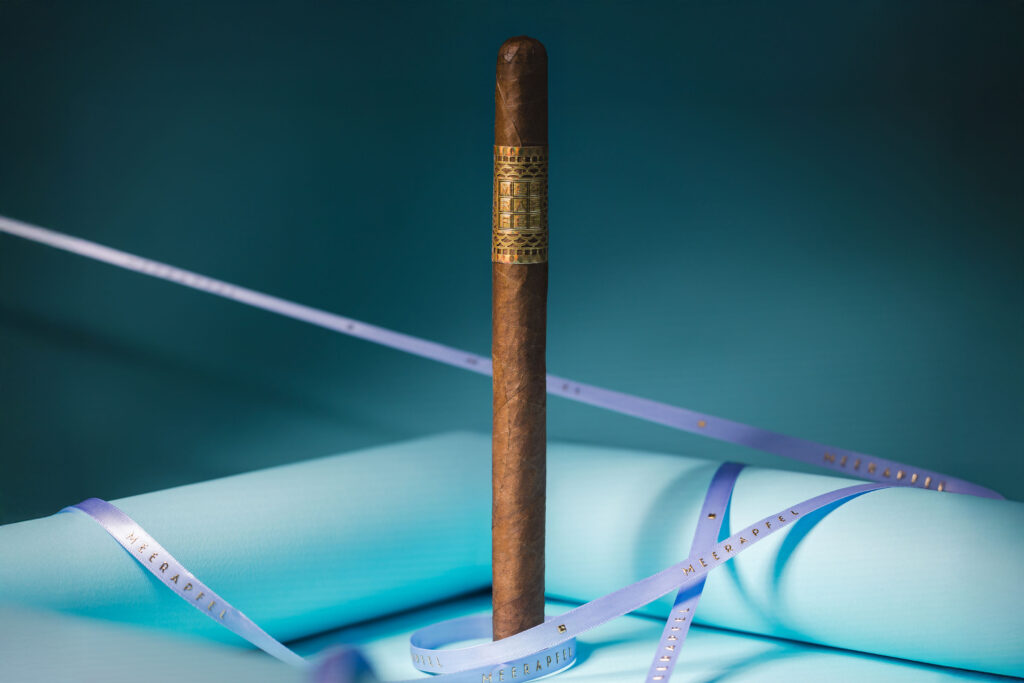 008.ErnestLanceroCigar