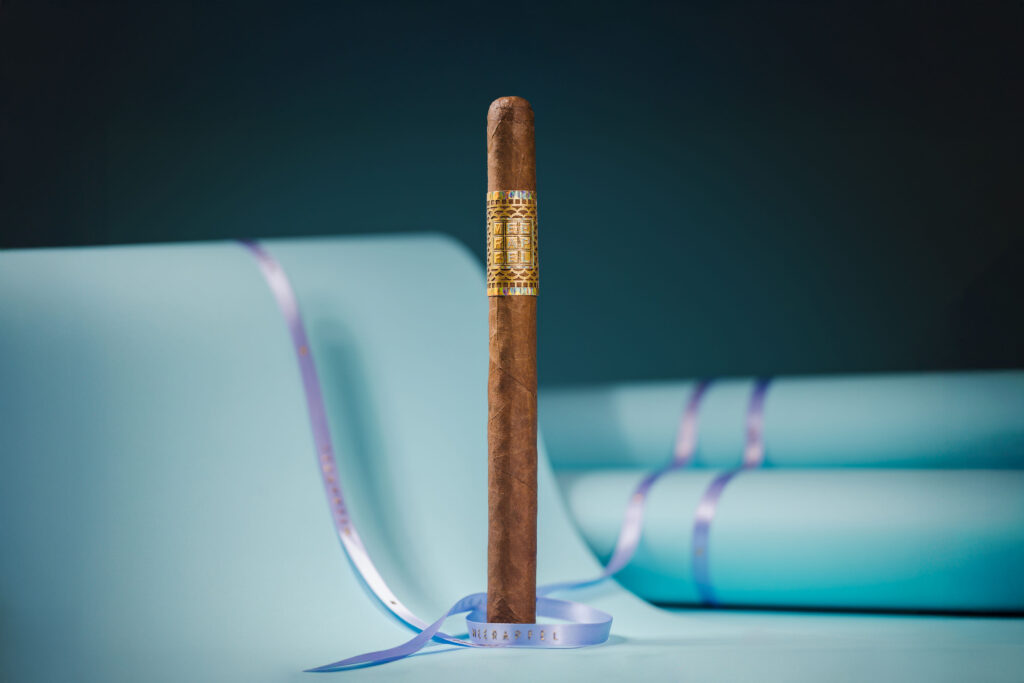 009.ErnestLanceroCigar