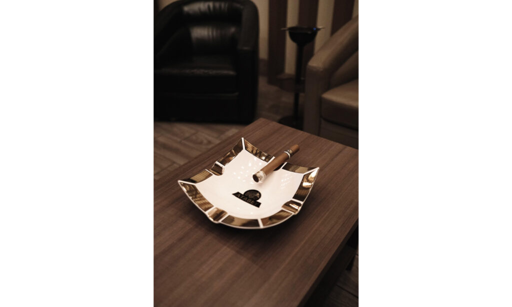 Atabey Lounge Opens with Ambassador Fine Cigars, AZ 2 Atabey Lounge Opens With Ambassador Fine Cigars AZ.4