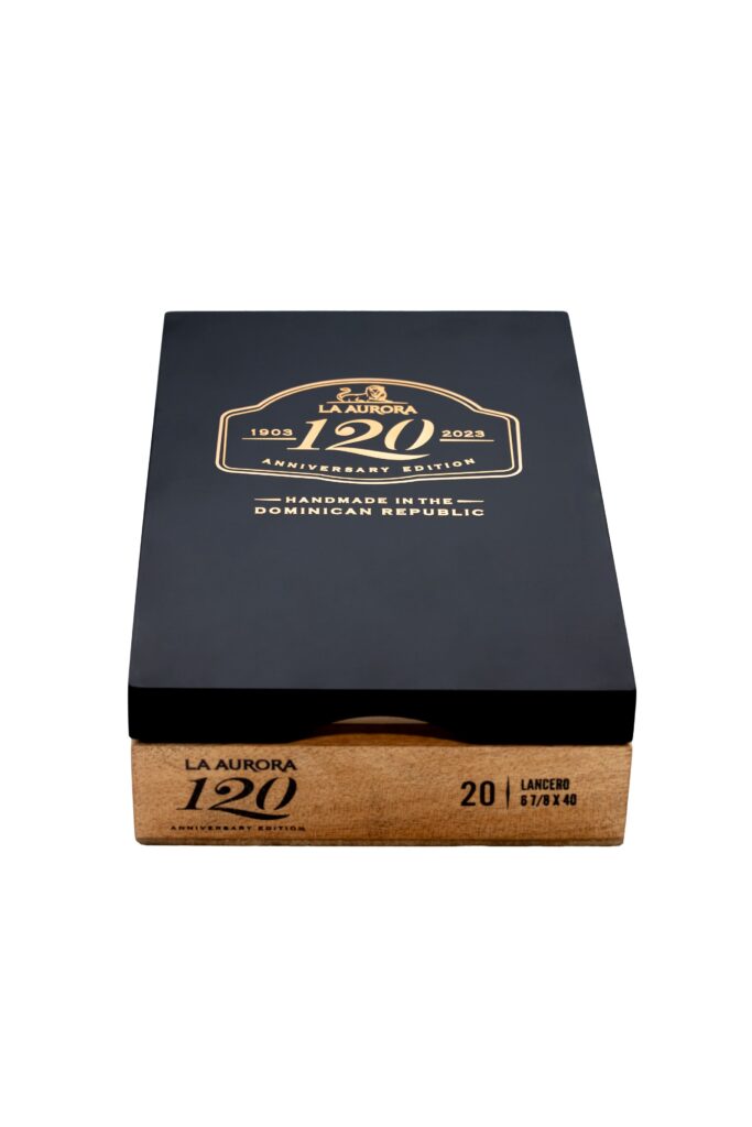 La Aurora Announces Launch of La Aurora 120 Aniversario Lancero 3 CS4A0385