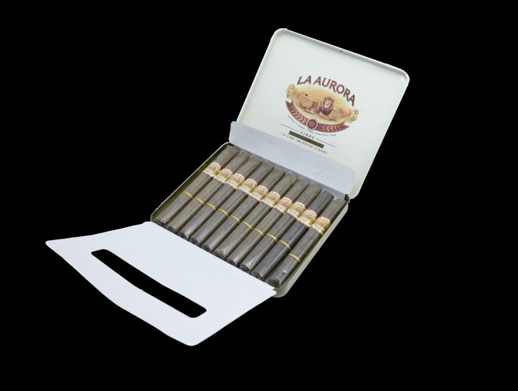 La Aurora Introduces Finos and Miniature Formats 4 CS4A8420