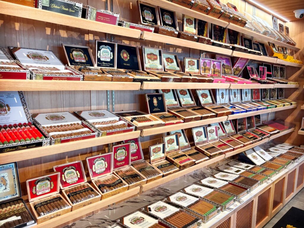 Harry’s Cigar Mart Opens in Miami Beach 4 IMG 2247