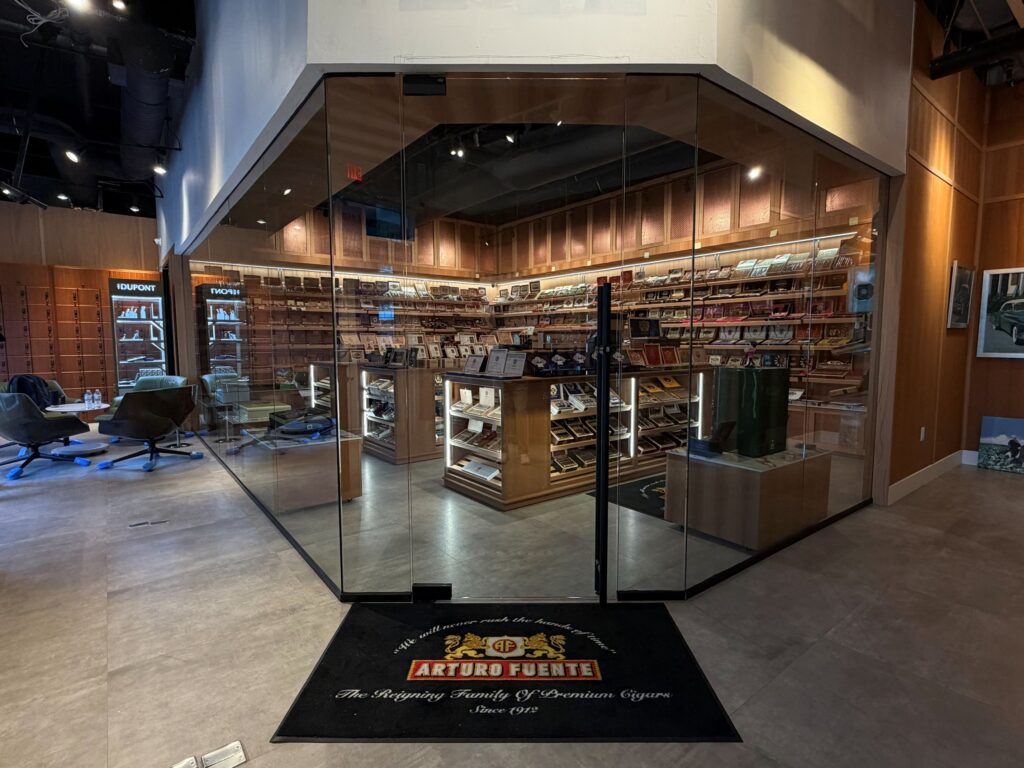 Harry’s Cigar Mart Opens in Miami Beach 3 IMG 5746