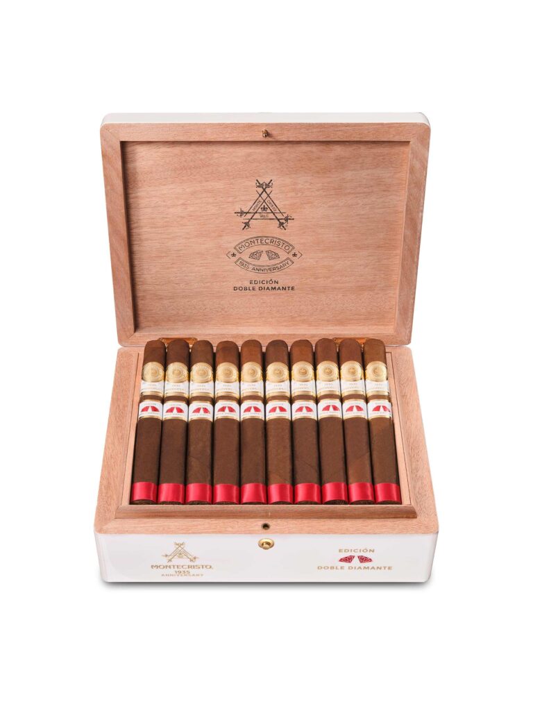 Montecristo 1935 Anniversary Edición Doble Diamante Red Continues the Series 2 MC DOBLE DIAMANTE Persp WhiteBackground
