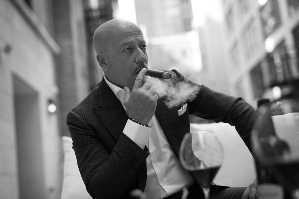 Domenico Vacca smoking a Padrón 7000 paired with Italian wine (photo: Martin Crook) 