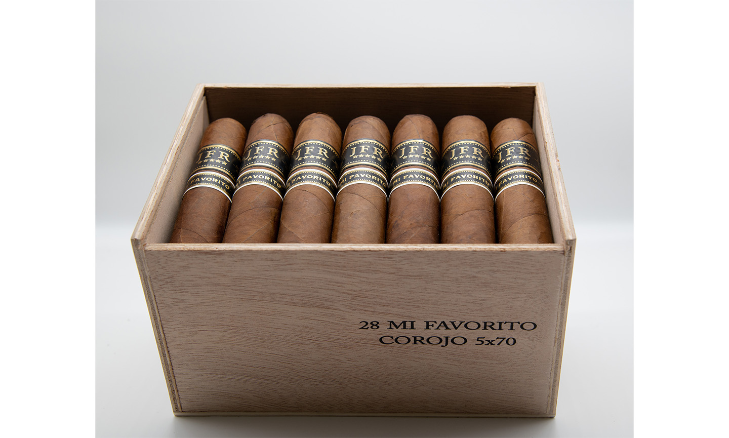 Aganorsa Leaf Adds New Vitola to JFR 3 Mi favorito 3