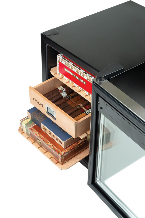 NewAir 250 Count Thermoelectric Humidor 2 NewAir 2 1