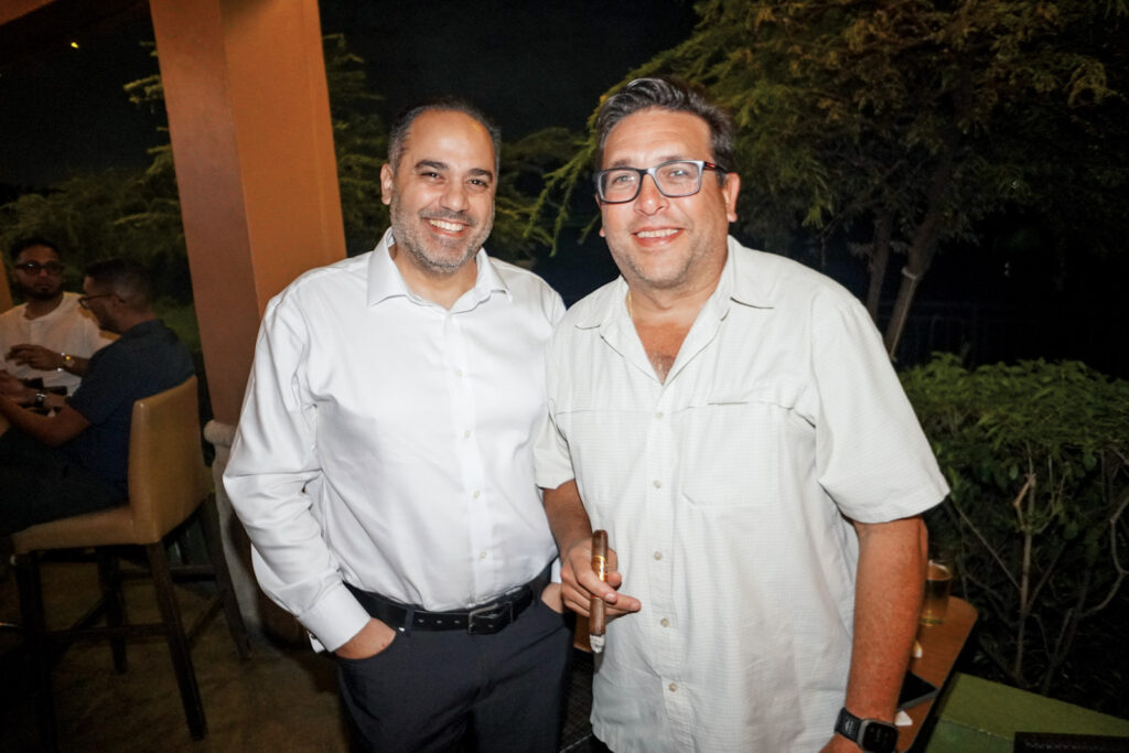 Smoke on the Water 7 Orestes Soler and Sandro Alvarez