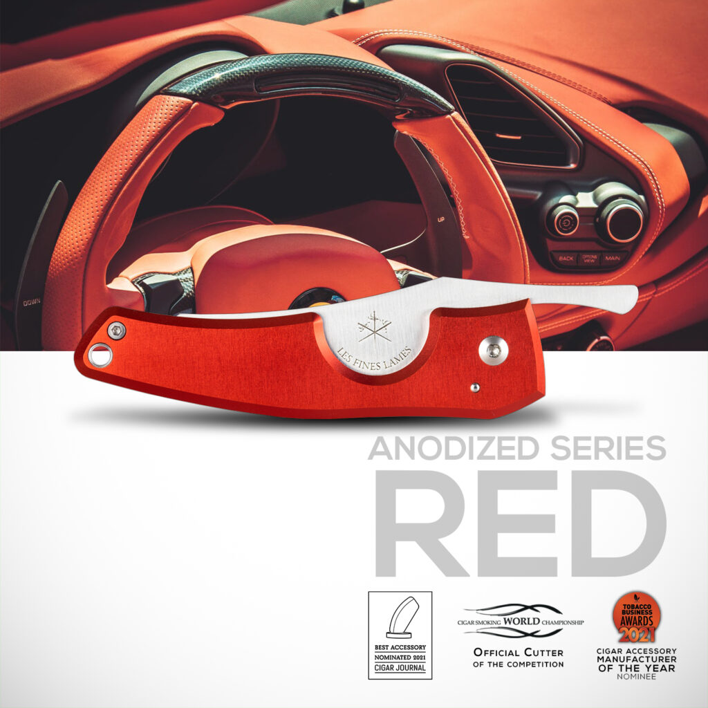 Packshot Petit Anodized Red awards