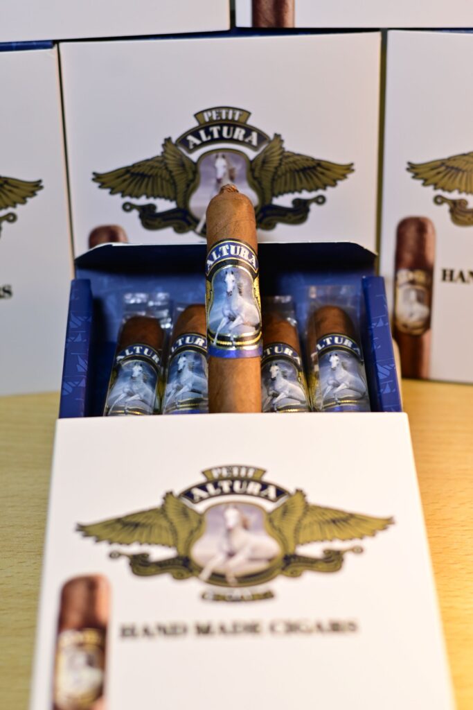 Petit Altura Joins Natura's Altura Line 3 Petit Altura Natura Cigars 5