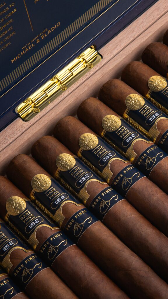The Tobacconist of Greenwich Introduces Second Rare Finds Collection Launch 5 RF 1229 42 Cigars Box Open Close up