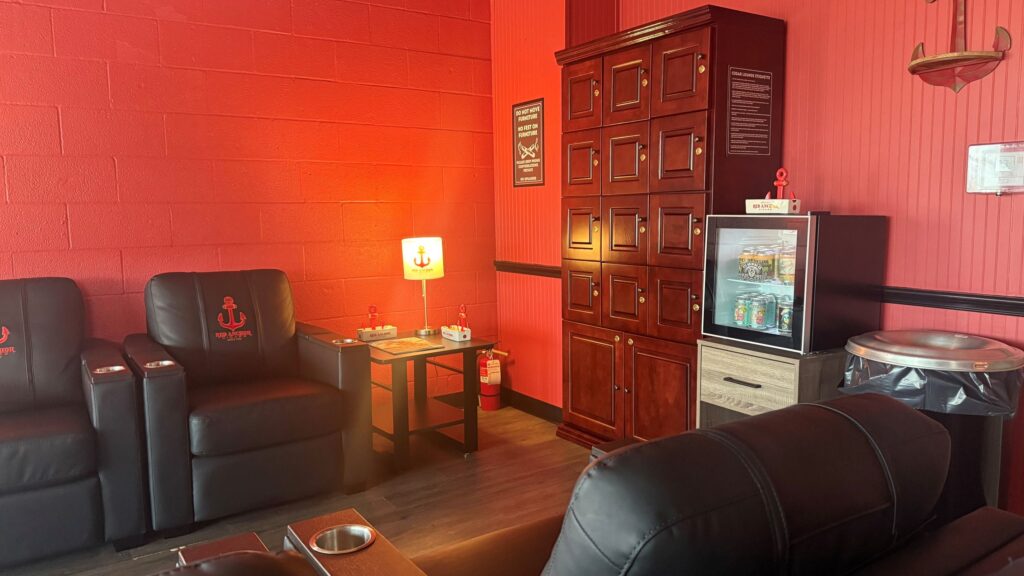 Red Anchor Lounge Tyler TX 04