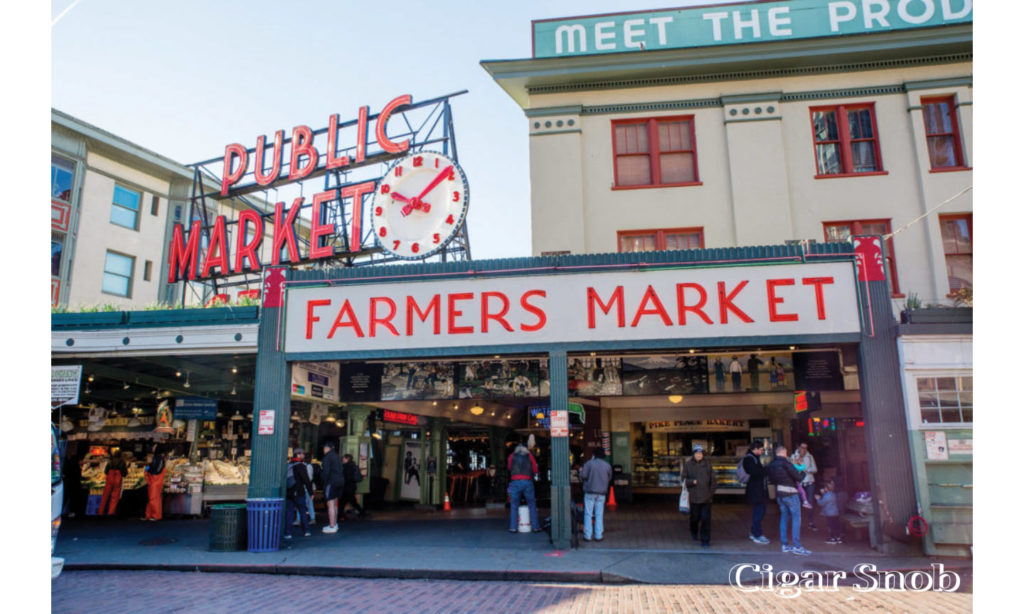 Seattle 17 The iconic Public Market Center sign at the south end of Pike Place 1024x683 small 1