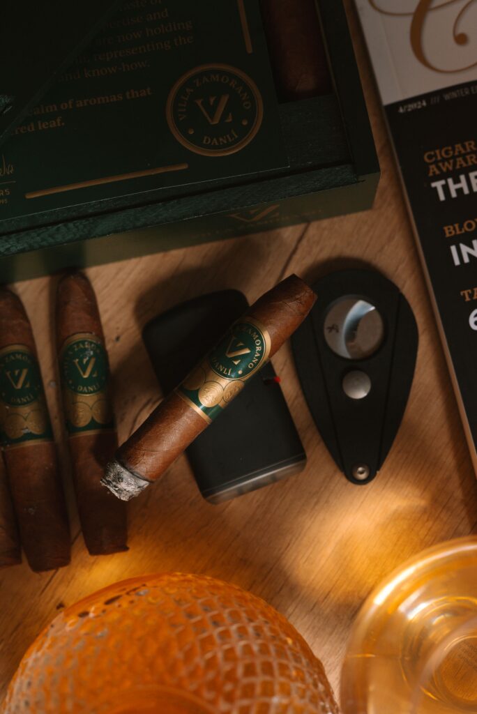 Maya Selva Cigars presents the VZ Danlí Corto 46 6 VZD Corto 46 12