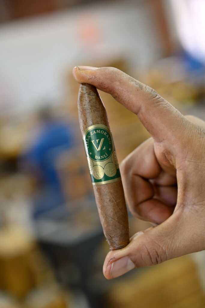 Maya Selva Cigars presents the VZ Danlí Corto 46 5 VZD Corto 46 5