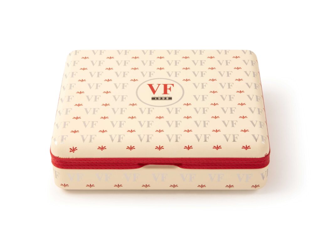VegaFina Launches 1998 VF52 Travel Humidor 2 VegaFina 1998 Travel Humidor Closed Center 4000x3000 1