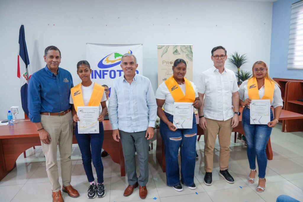 Infotep and Procigar Certify the First 127 Graduates of the Tamboril Tobacco School 6 WhatsApp Image 2026 07 01 at 10.17.46 7