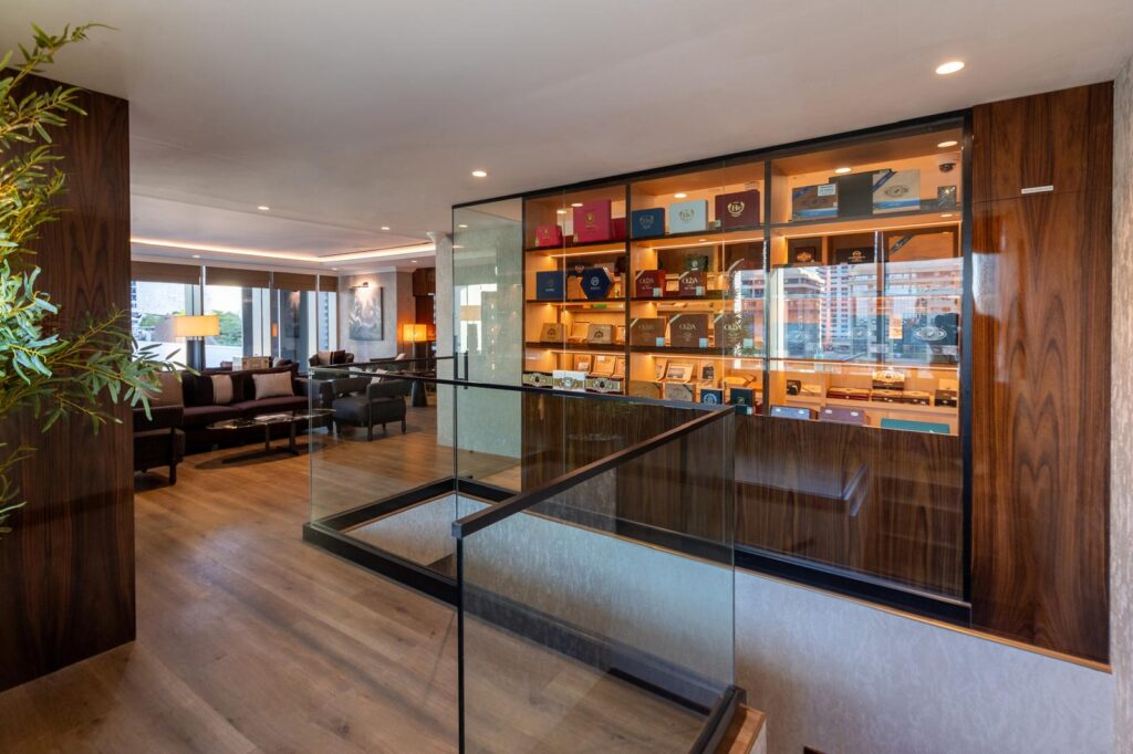 vintage cigar lounge dubai difc